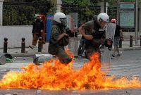 Fortes enfrontamentos en Atenas