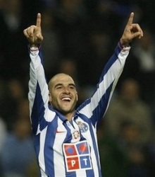 Lisandro López, celebrando un gol