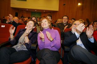 A secretaria de Organización do PSOE, Leire Pajín, o pasado 10 de febreiro durante un acto de precampaña, con Mar Barcón e Vicente Irisarri